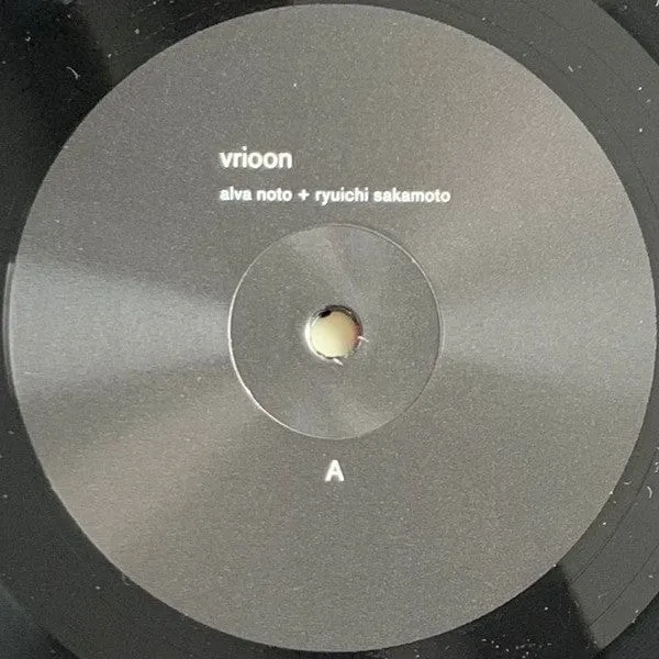 Alva Noto   Ryuichi Sakamoto - Vrioon (2xLP) (Gatefold)